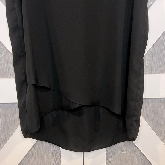 B4.41 LIKE NEW Chelsea & Theodore Crossover Shell M - Picture 2 of 6